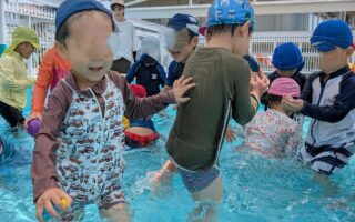 にこにこ園長の「一寸一息2025」No.6「梅雨明け?プール遊び・水遊びが盛り上がっています」